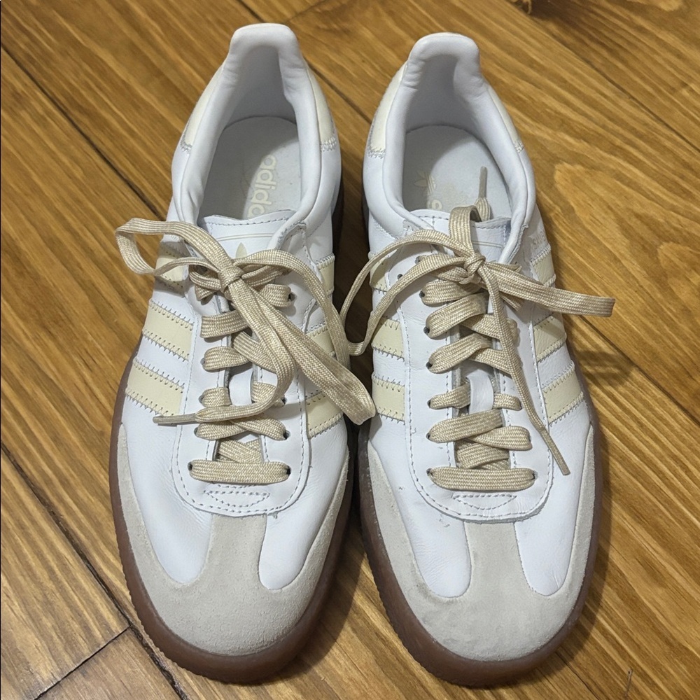 Adidas Samba Size 8.5 in White and Cream - Picture 2 of 6